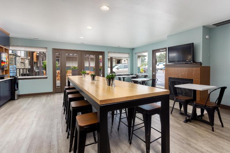 The Coho Oceanfront Lodge - image 22