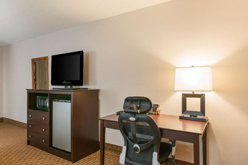 King Room - Non-Smoking image 3