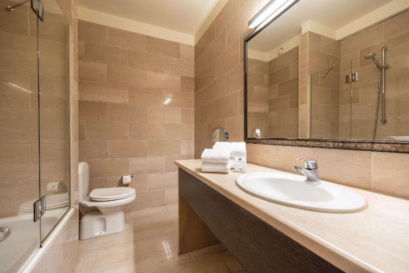 Superior Double Room image 1