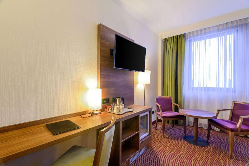 Superior Twin Room image 2