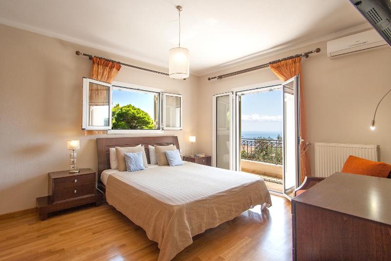 Villa with Sea View image 2