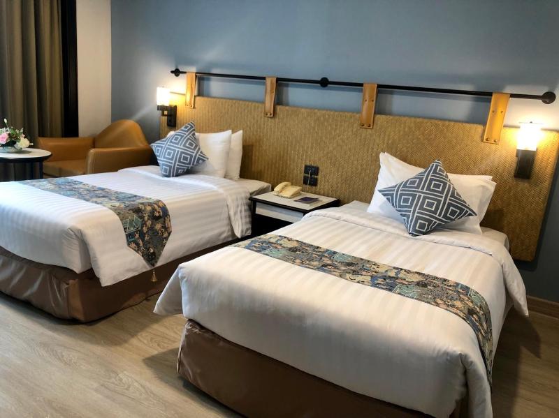 Standard Twin Room image 2