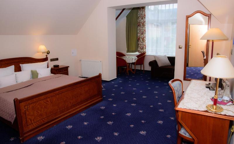 Deluxe Double Room image 2