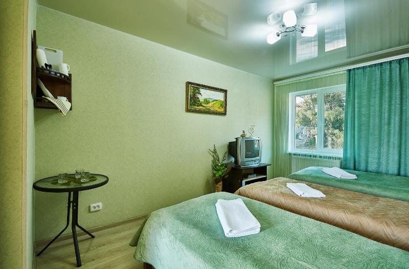 Comfort Triple Room with Shower image 2