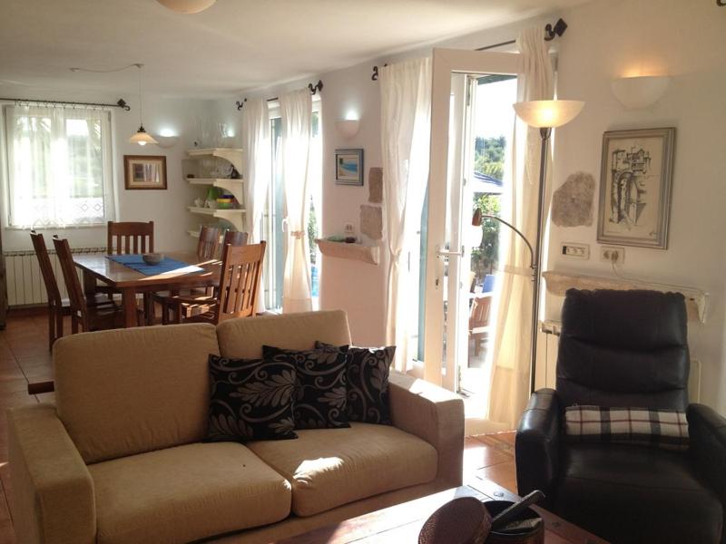 Deluxe Villa Sirena on the beach with Pool - image 9