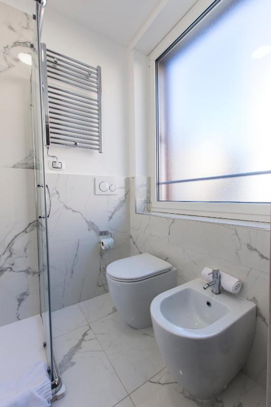 Small Double Room image 3