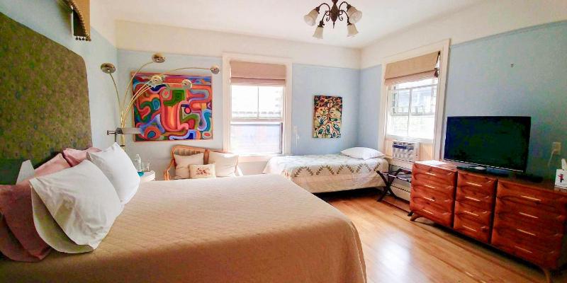 Queen Room with Spa Bath image 3