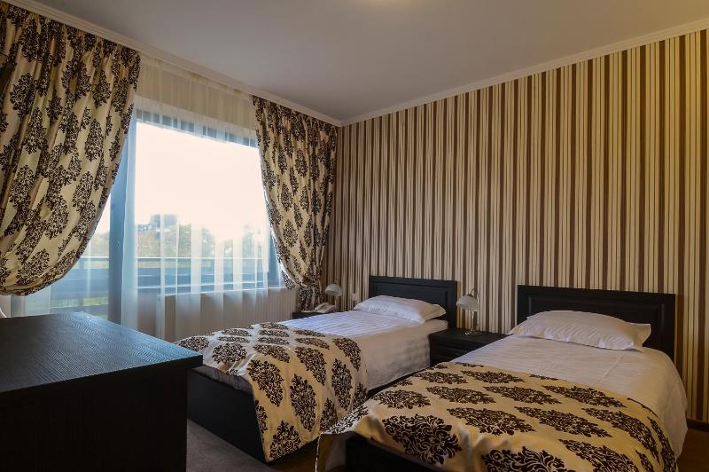 Twin Room with Balcony image 1