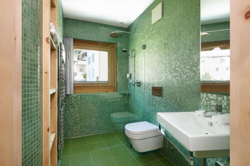 Three-Bedroom Apartment image 3