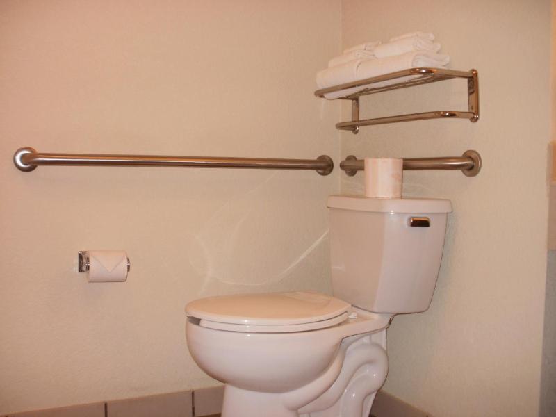 Single Room - Disability Access image 3