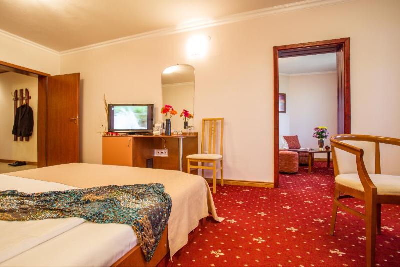 Suite with Balcony image 4