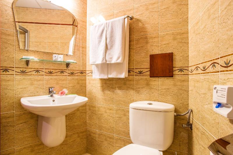 Suite with Balcony image 3
