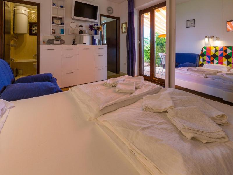 Two-Bedroom Holiday Home image 4