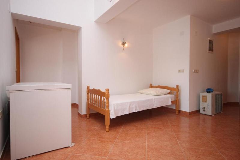One-Bedroom Apartment with Terrace and Sea View image 2