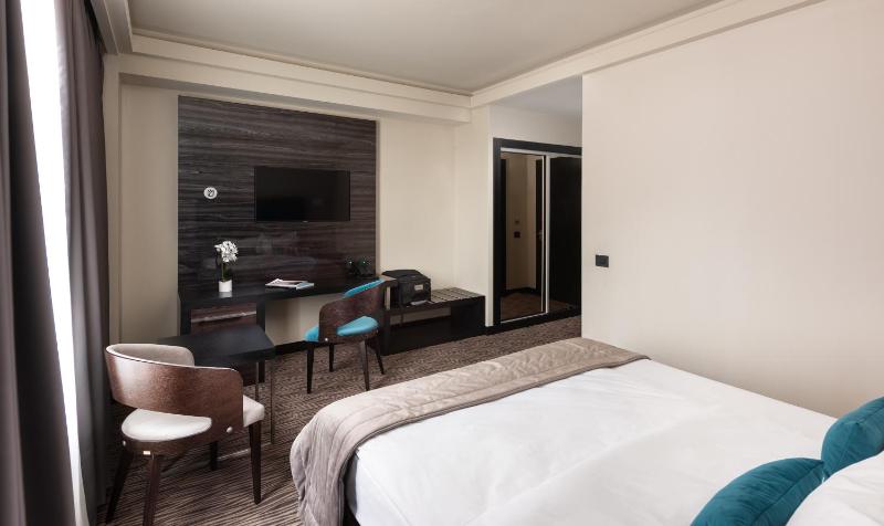 Old Town Hotel - image 46