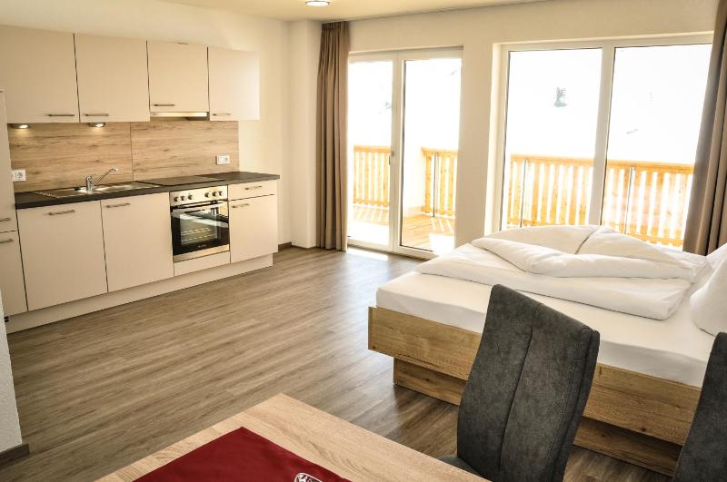 Deluxe Apartment image 3
