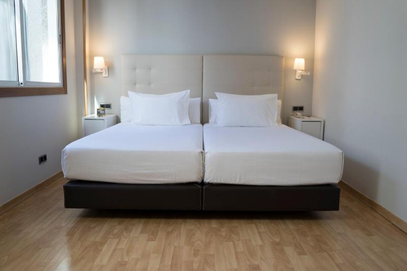 Hotel Sercotel Tres Luces - image 24