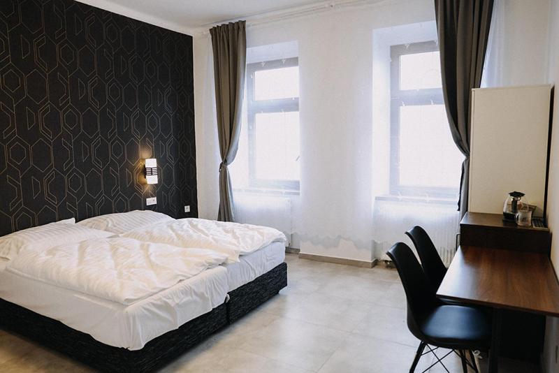 Double or Twin Room with Private Bathroom image 2
