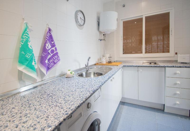 One-Bedroom Apartment image 1