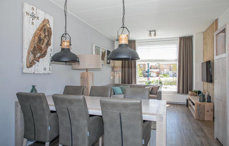 Three-Bedroom House image 2