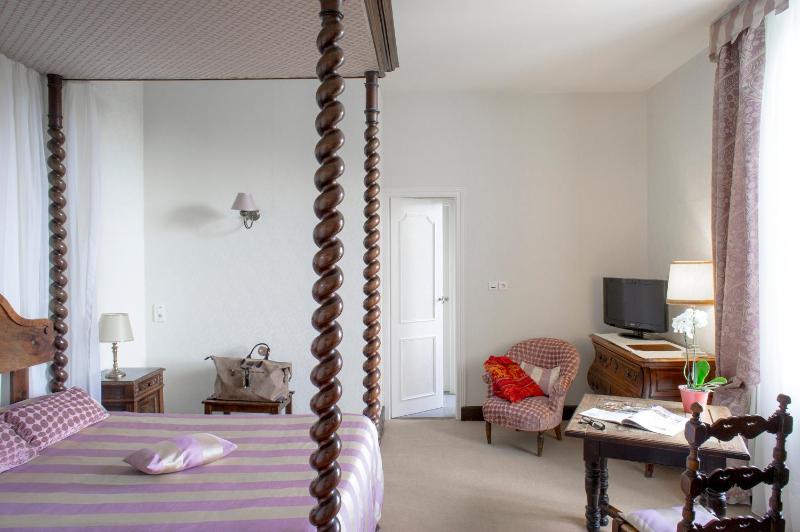 Deluxe Double Room image 2