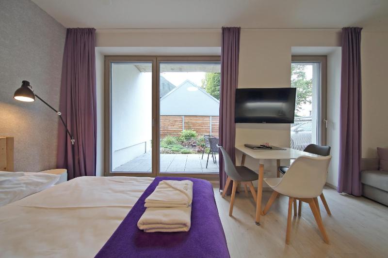 Studio Apartment image 3