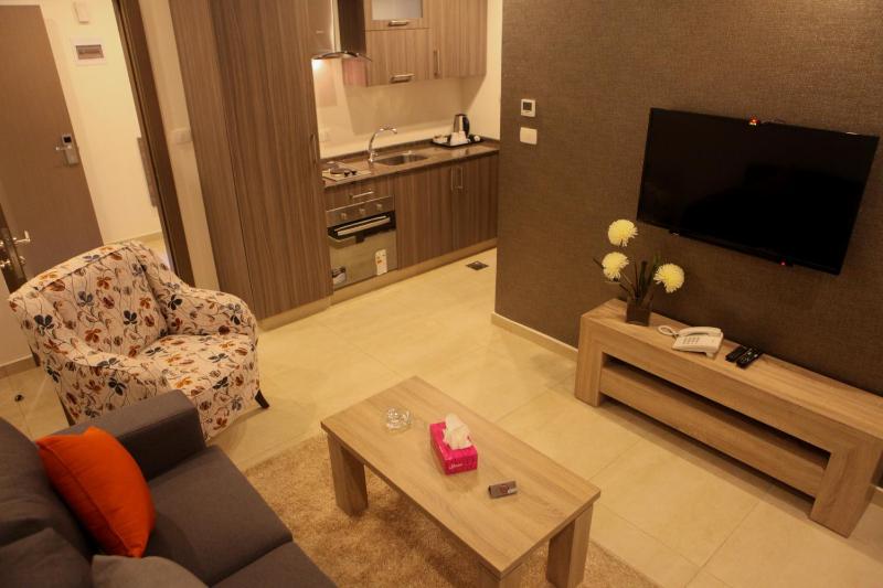 One-Bedroom Apartment image 2