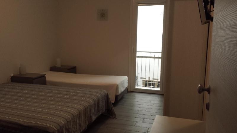 Triple Room image 3