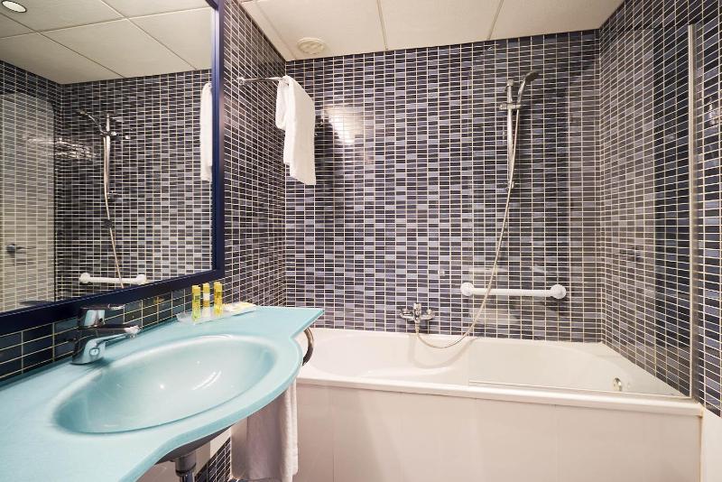 Superior Double Room with Terrace image 4