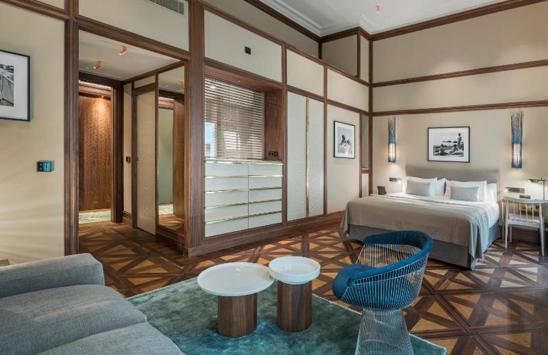  Junior Suite with Spa Access image 2