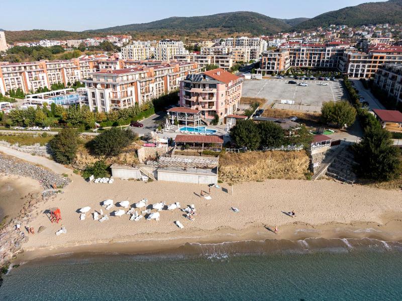 Hotel Fantasy Beach - image 9
