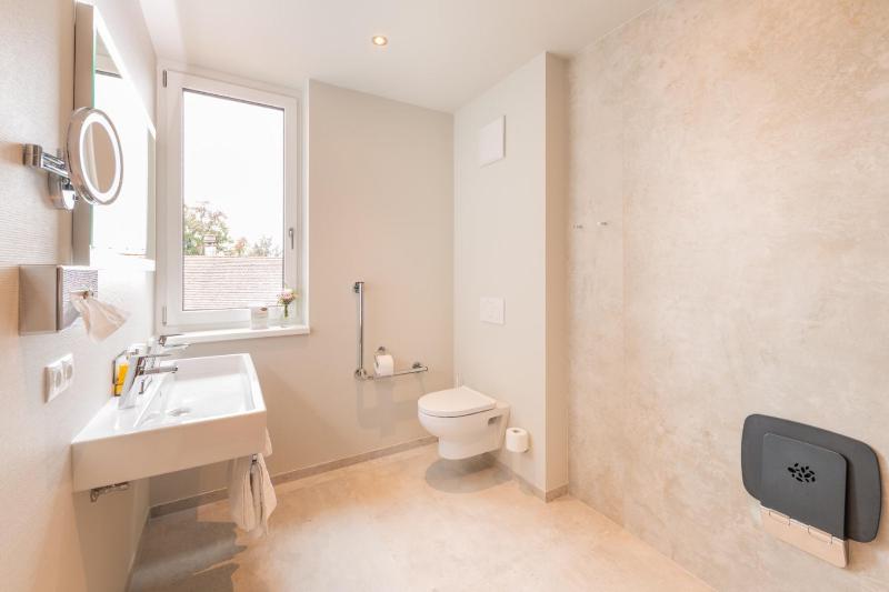 Double Room - Disability Access image 3