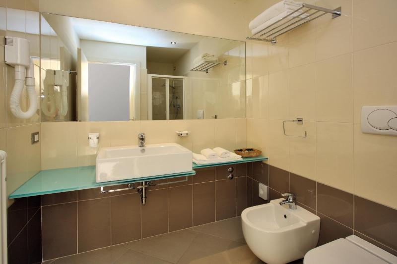 Suite with Beach Access image 4