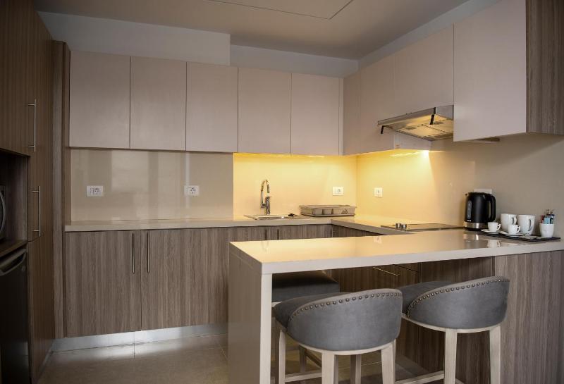 ZUR Studios and Suites - image 16