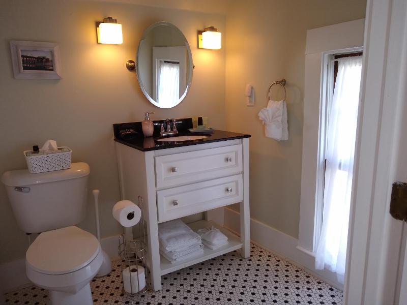 Surf Song Bed & Breakfast - image 33