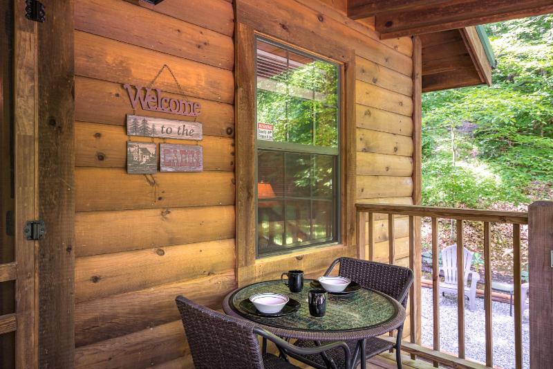 Cozy Bear Free Attraction Tickets Hot Tub WIFI Fireplace!!! - image 16