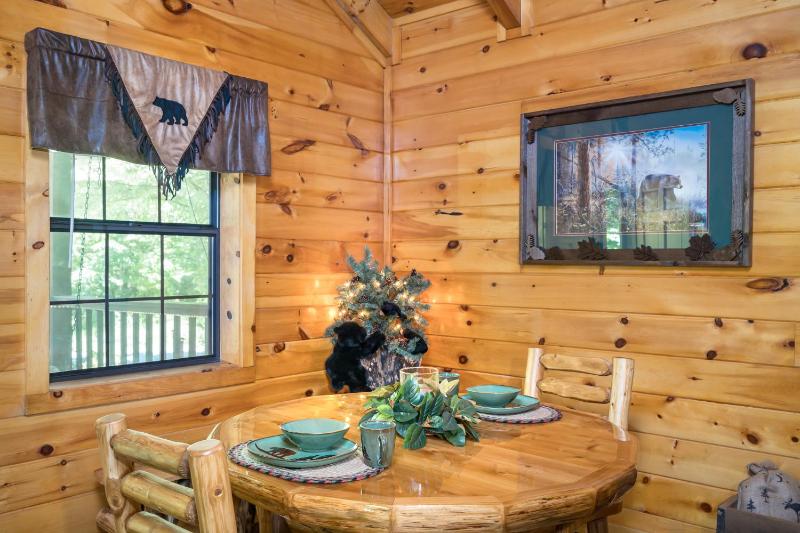 Cozy Bear Free Attraction Tickets Hot Tub WIFI Fireplace!!! - image 19