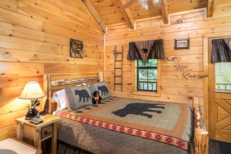 Cozy Bear Free Attraction Tickets Hot Tub WIFI Fireplace!!! - image 12