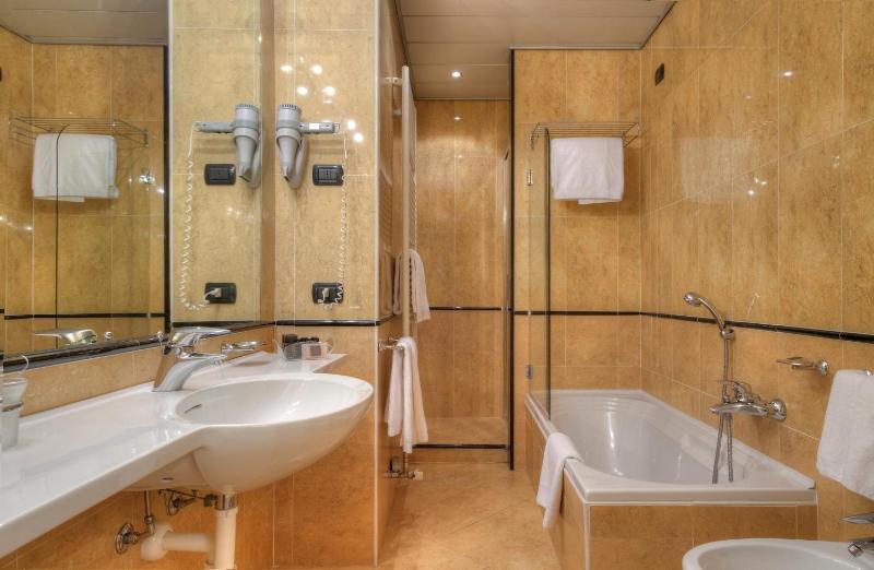 Central Park Hotel Modena - image 49