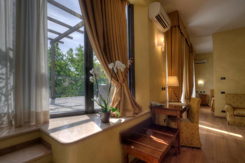 Central Park Hotel Modena - image 20