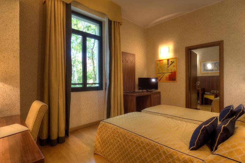 Central Park Hotel Modena - image 17