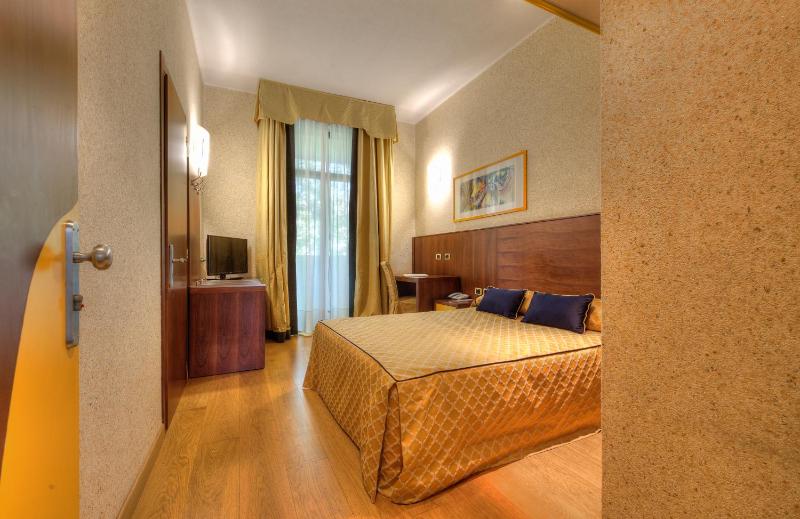 Central Park Hotel Modena - image 12