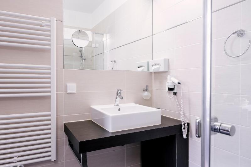 Standard Double Room - Villa Exclusiv image 4