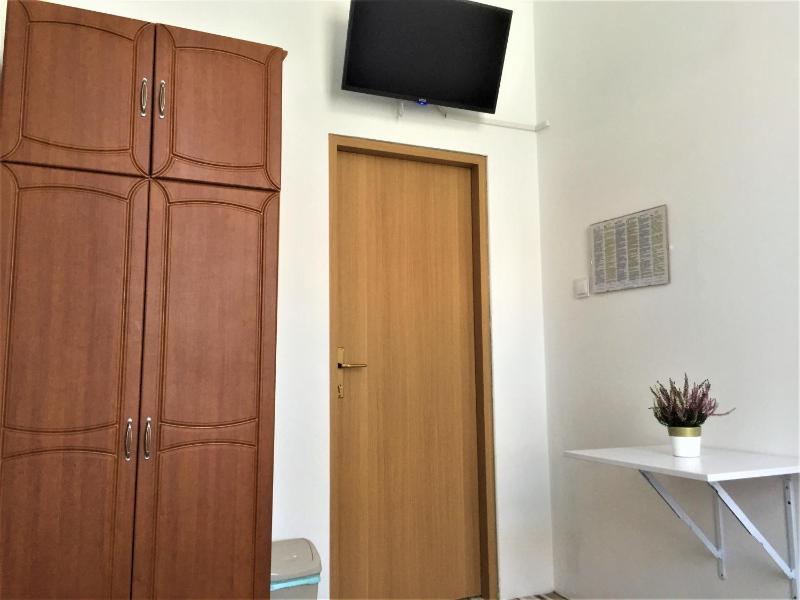 Twin Room image 2