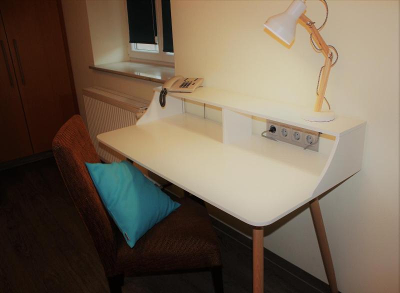 Standard Single Room image 4