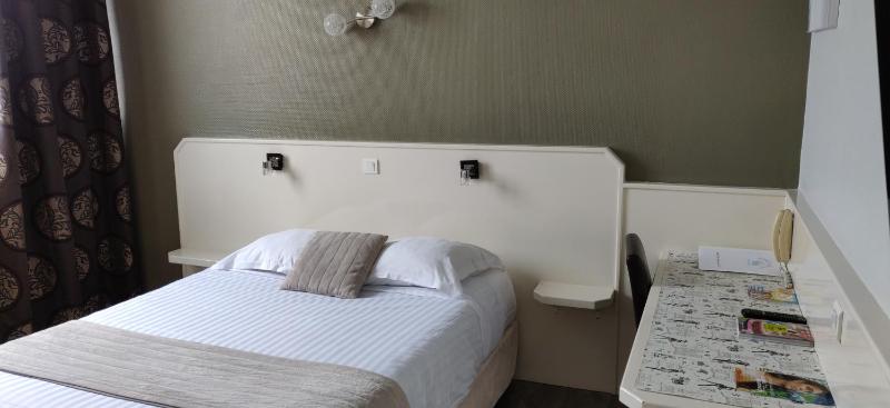 Standard Double Room Garden Side image 4