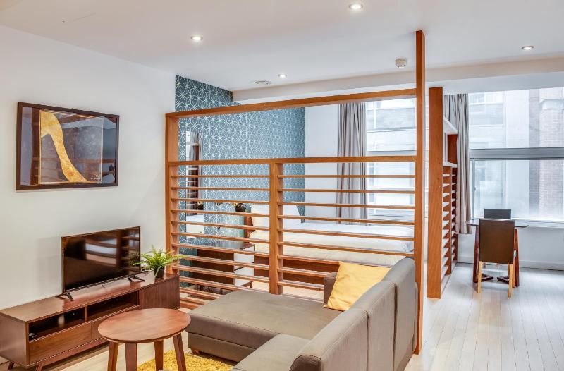 Deluxe Studio Apartment - Cavern View image 1