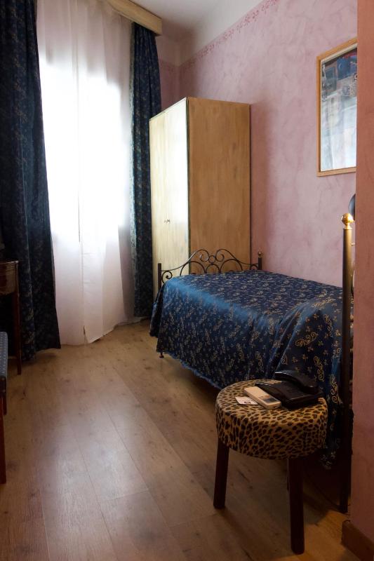 Comfort Triple Room image 2