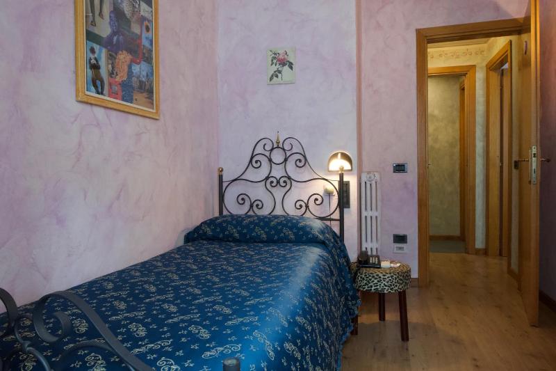 Comfort Triple Room image 3