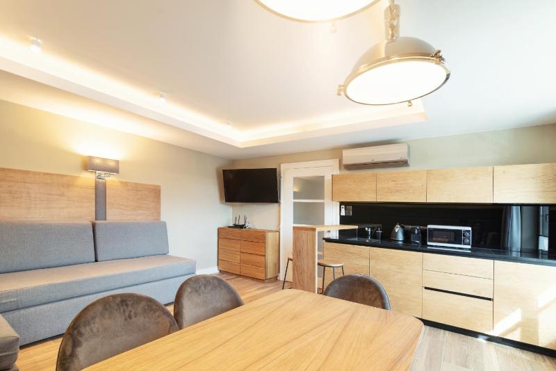 Meridian Luxury Apartments by Grand Apartments - image 6